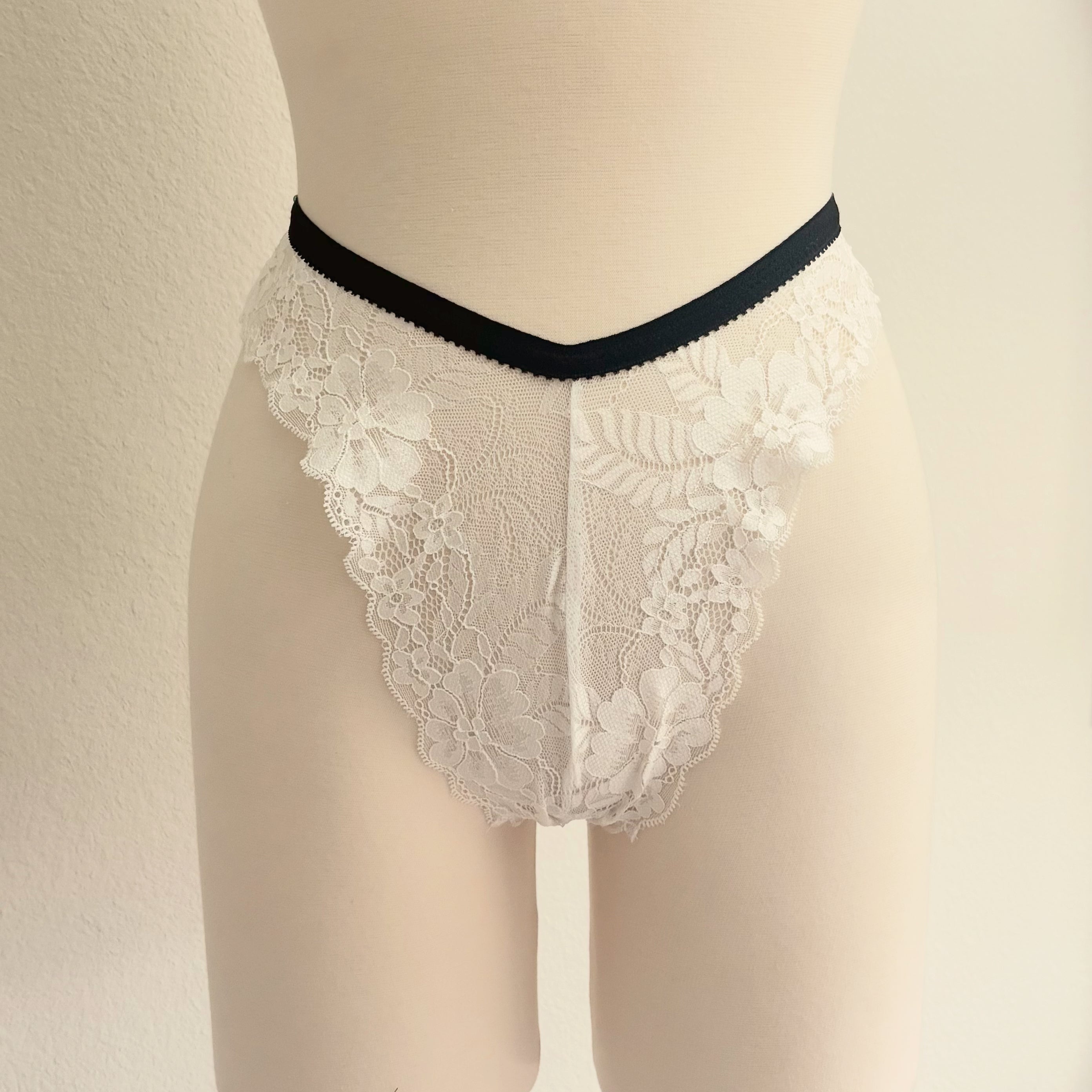 Noir Bloom Lace Panty